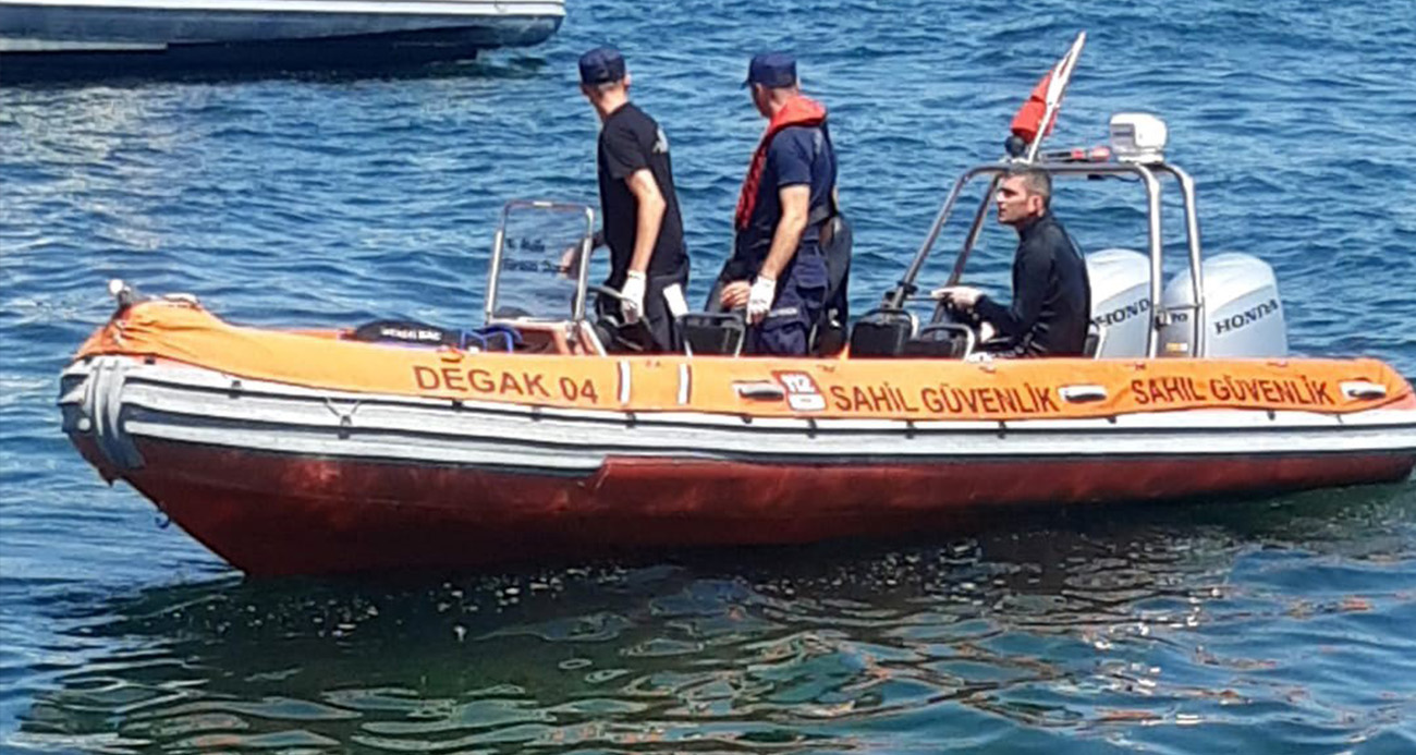 Büyükada Sahilinde Bir Erkek Cesedi Bulundu