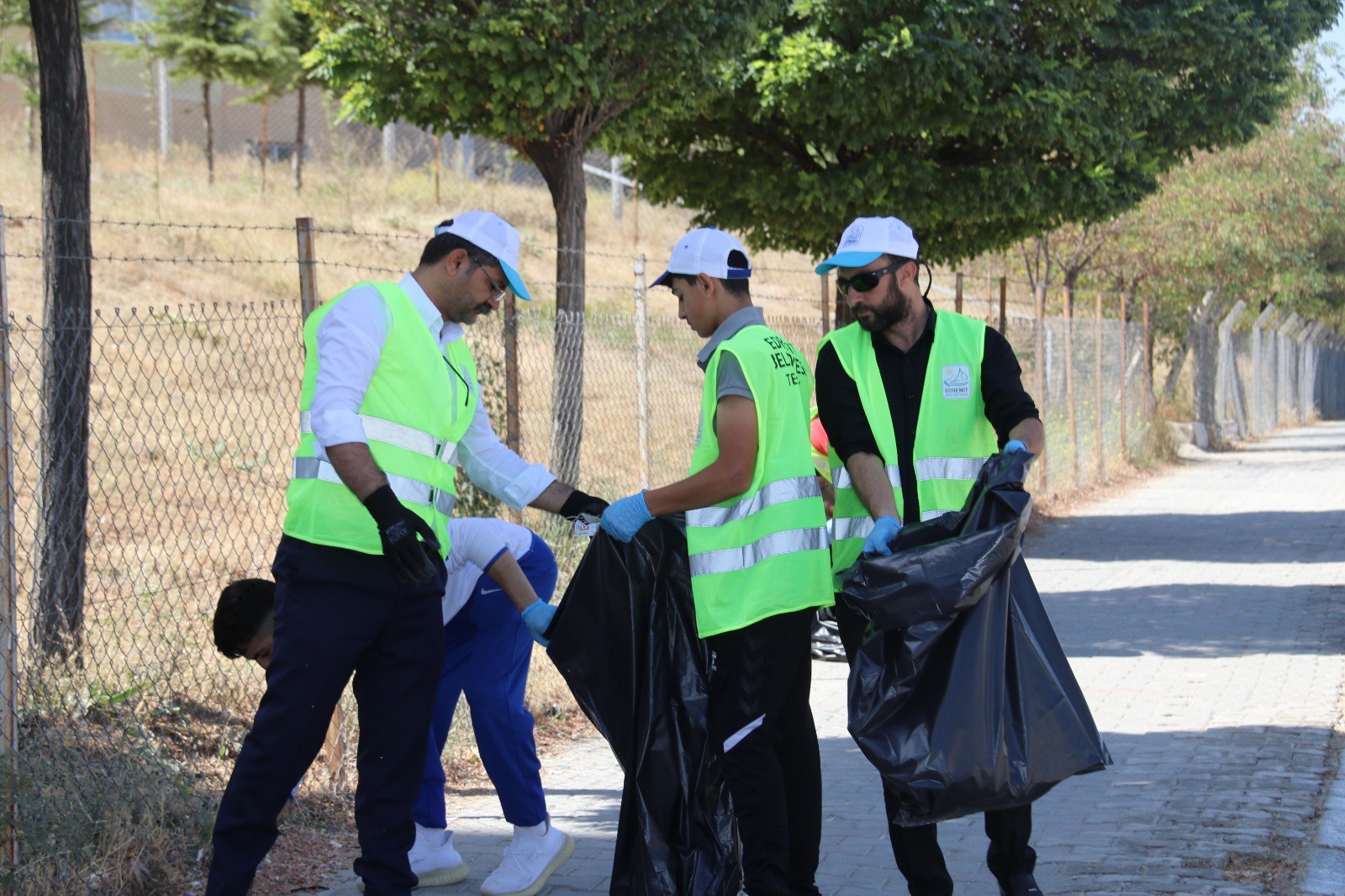 Van-Edremit’te temizlik seferberliği