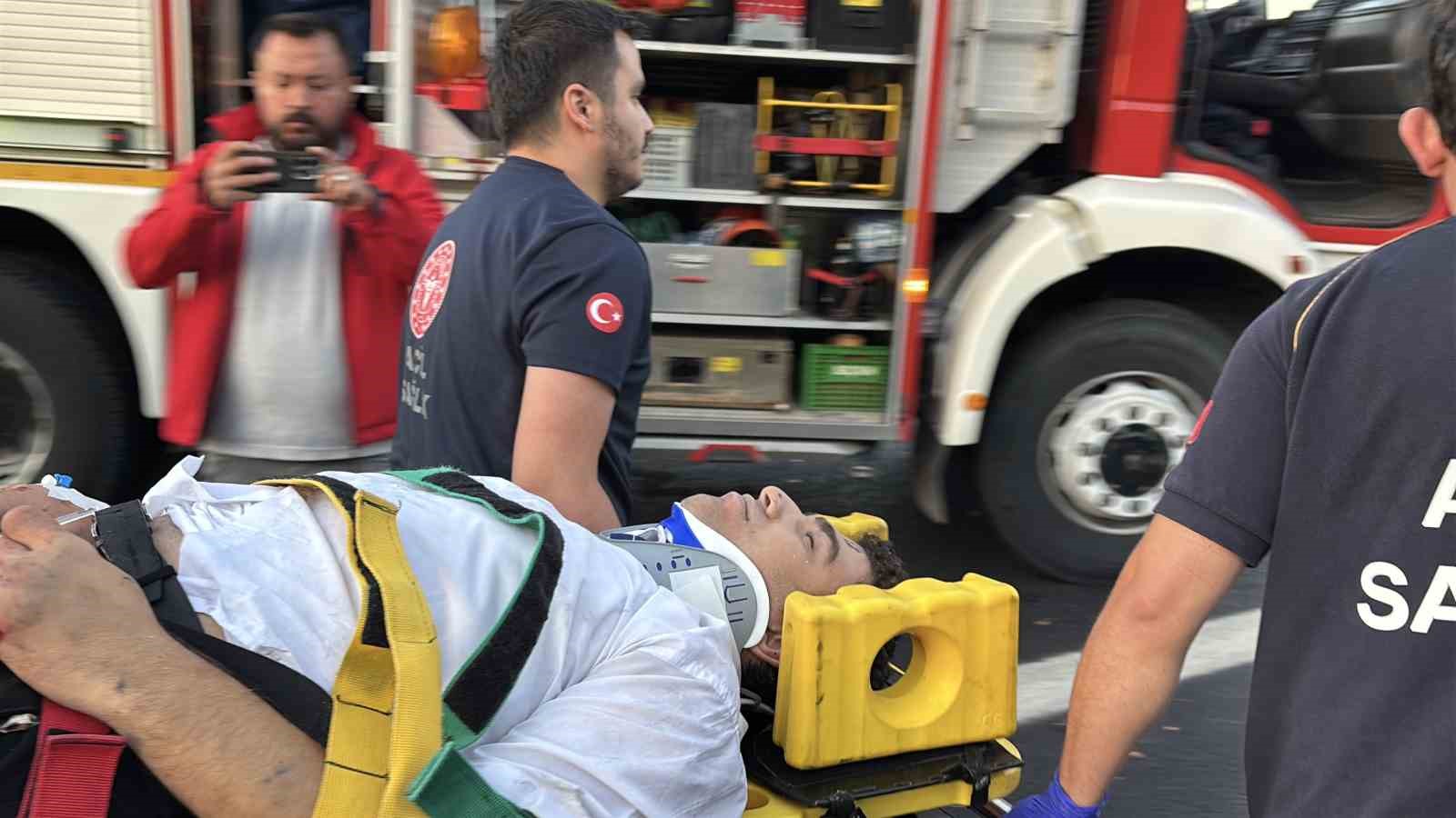 TEM’de yolcu otobüsü ile soğan yüklü kamyon çarpıştı: 1 ölü, 10 yaralı