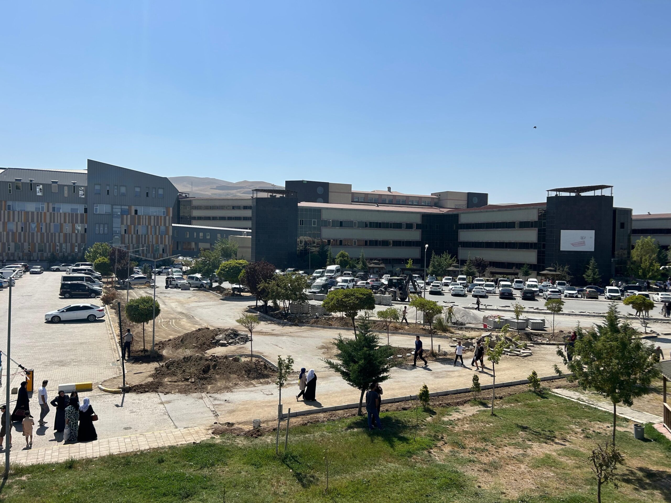 Van Eğitim ve Araştırma Hastanesindeki otopark sorunu çözülüyor!