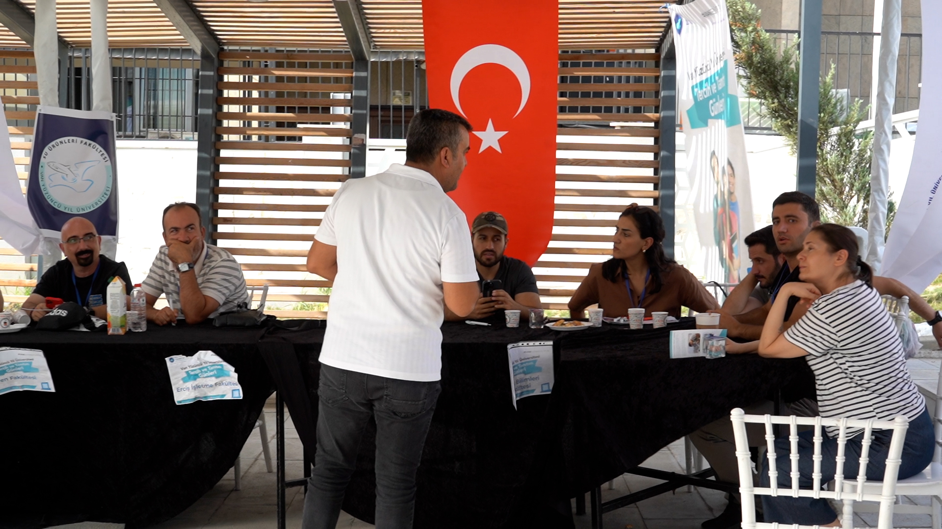 Van YYÜ’den Kent Meydanında Tercih ve Tanıtım Etkinliği