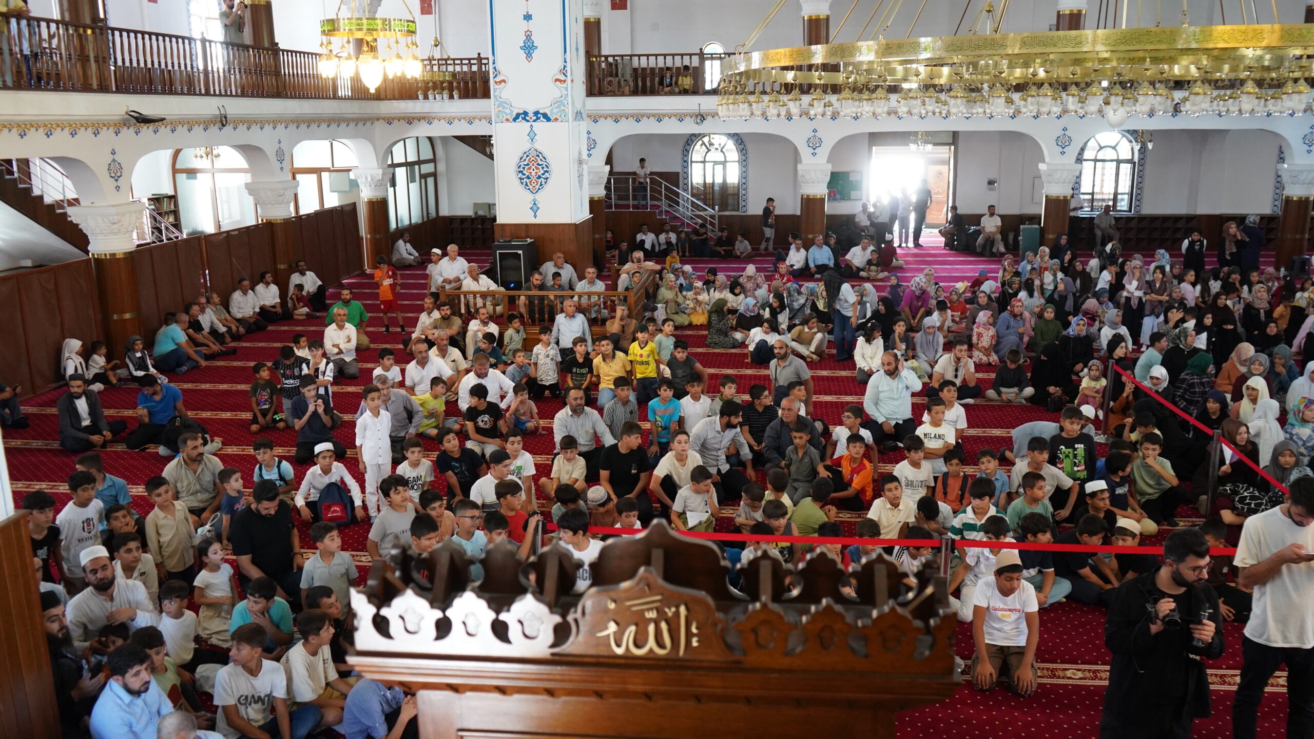 Van’da Yaz Kur’an Kursları Rekor Katılımla Tamamlandı