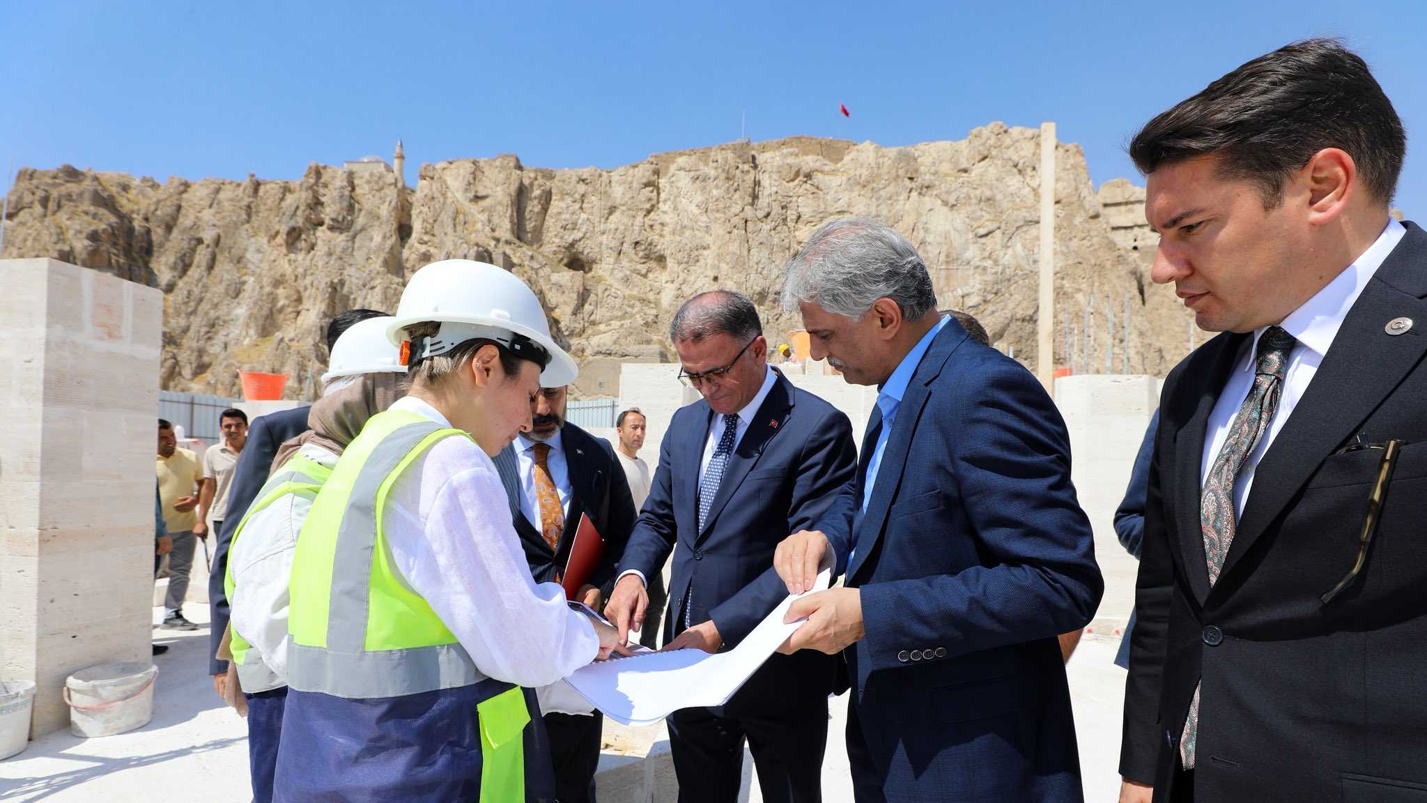 Kültür ve Turizm Bakan Yardımcısı Alparslan Van’da