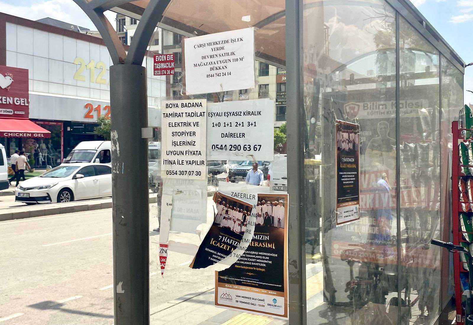 Van’da Otobüs Duraklarına İzinsiz İlan ve Afiş Asanlara Cezai İşlem