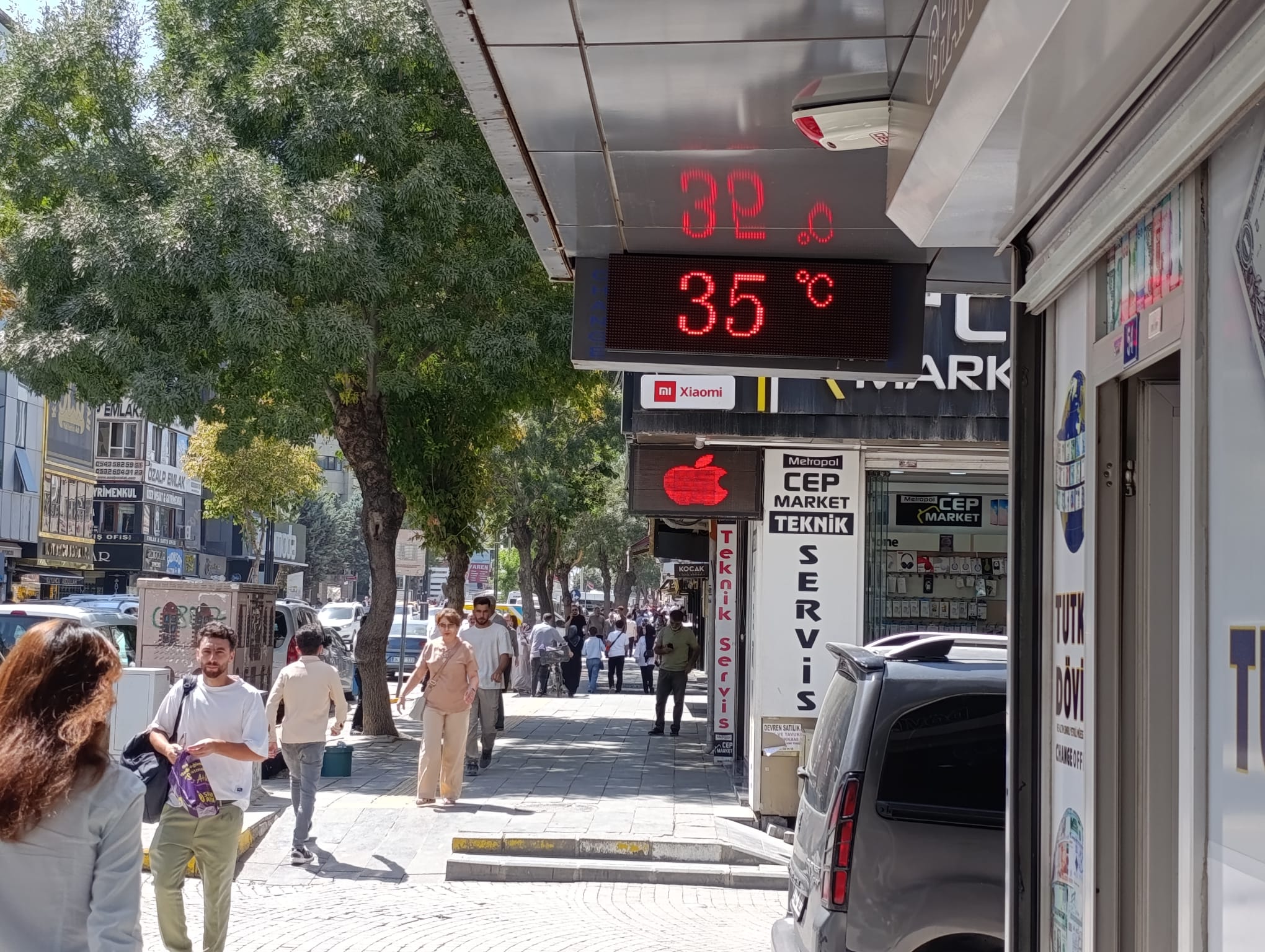 Van’da Sıcak Hava Etkisini Göstermeye Devam Ediyor