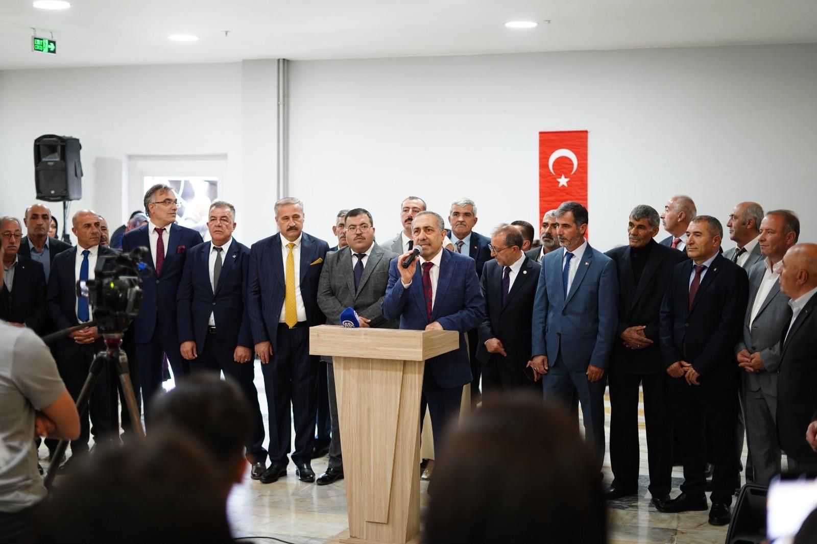 AK Parti Van İl Başkanlığından İşten Çıkarma İddialarına Sert Yanıt
