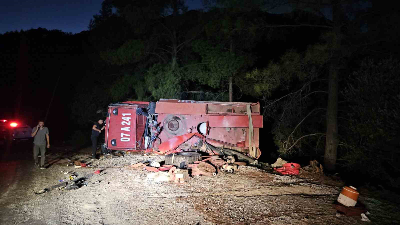Antalya’da Orman Yangınına Giden Arazöz Devrildi: 2 Yaralı