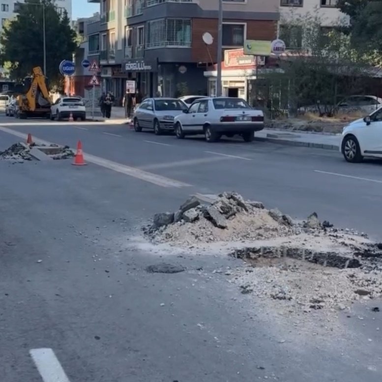 Eski Cezaevi Caddesi’ndeki İhmalin Bedelini Halk Ödüyor