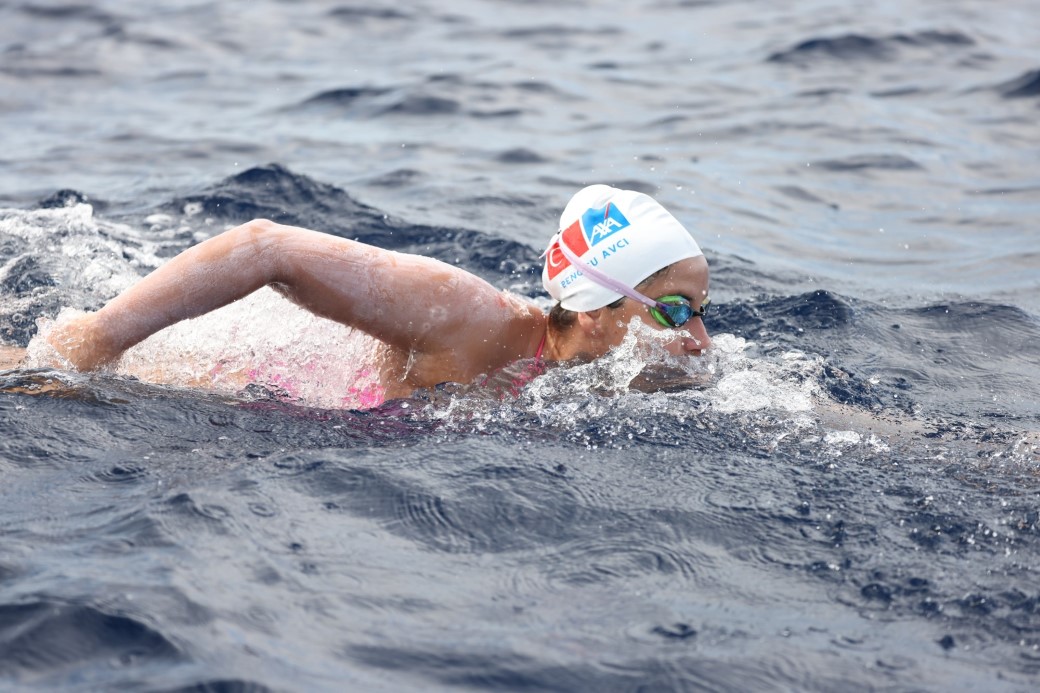 Bengisu Avcı, Tsugaru Boğazı’nda 9 Saatlik Parkuru Geride Bıraktı