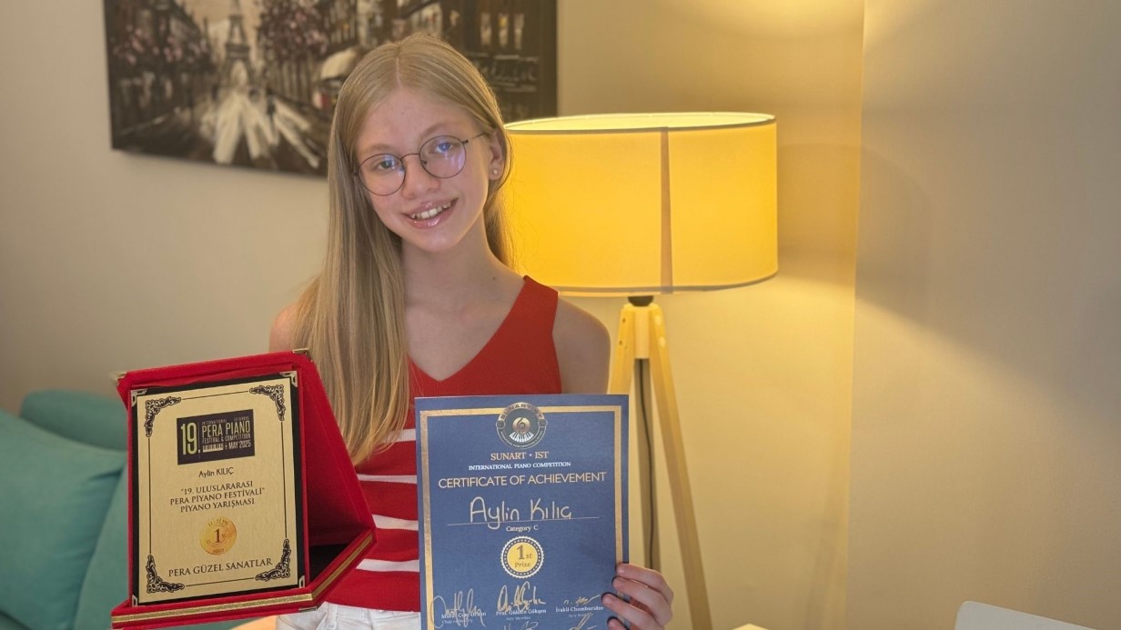 9 yaşında diplomasını aldı, yaşıtları hâlâ ilkokulda