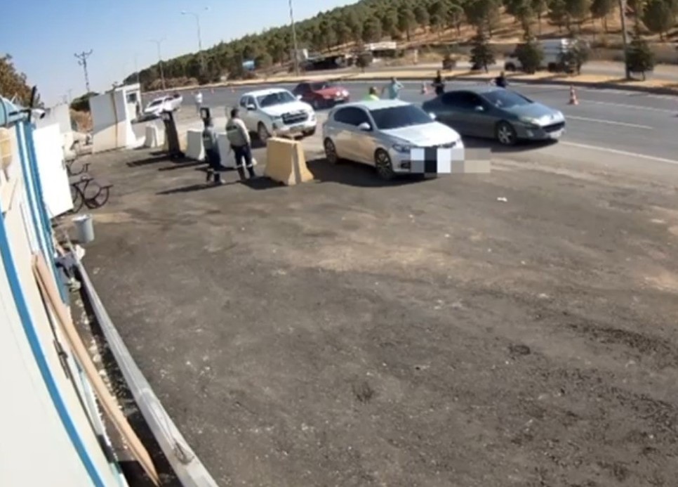Polise çarpıp kaçan zanlıdan 141 gram metamfetamin çıktı