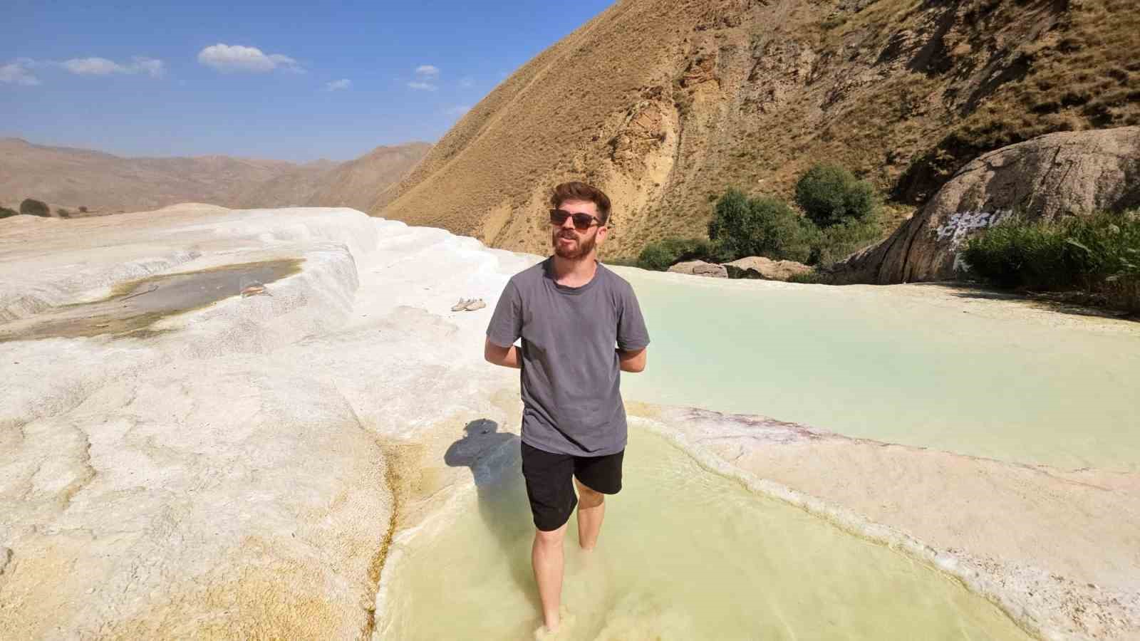 Başkale travertenleri, Pamukkale’yi aratmıyor