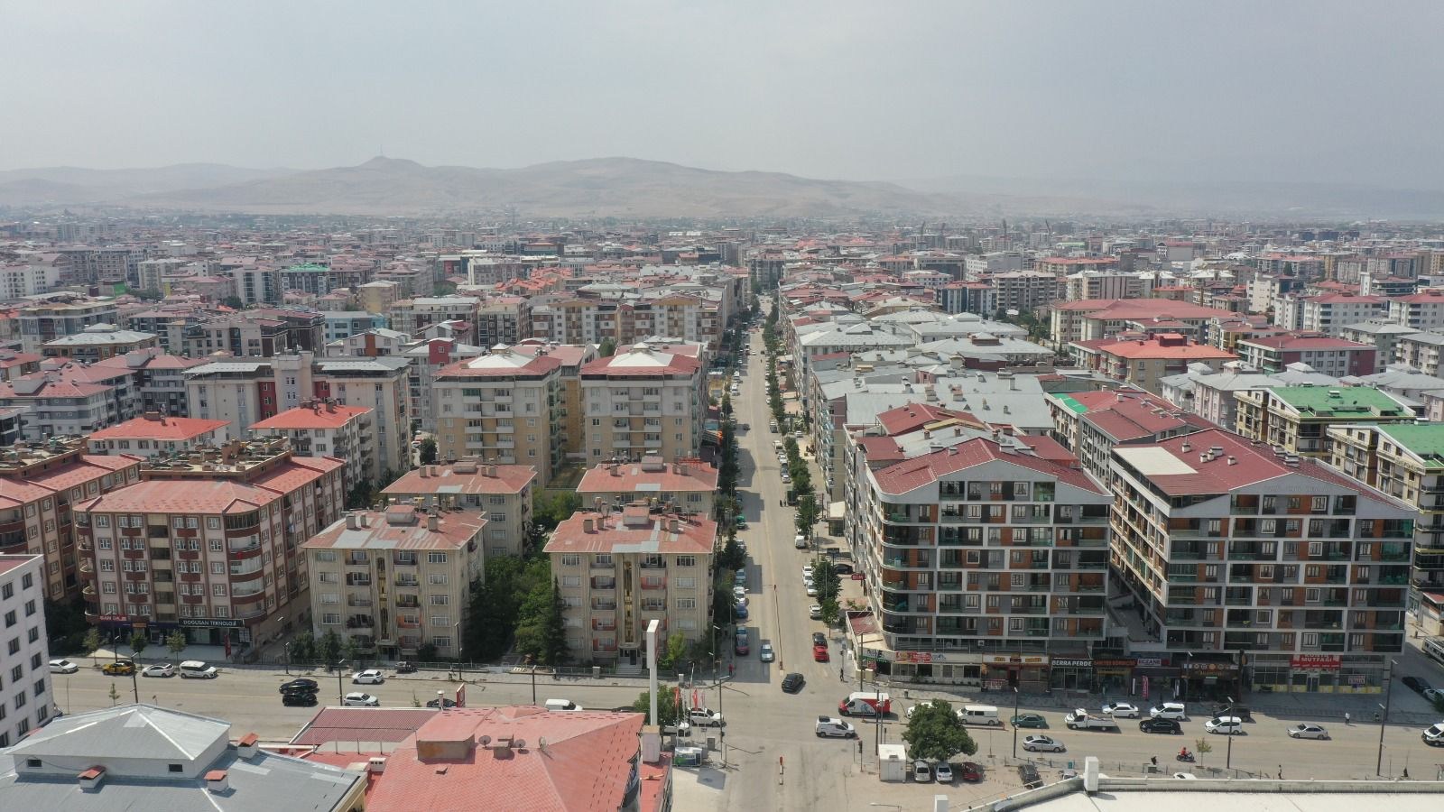 Van’da Suvaroğlu Caddesi Baştan Sona Yenileniyor: 40 Gün Trafiğe Kapalı