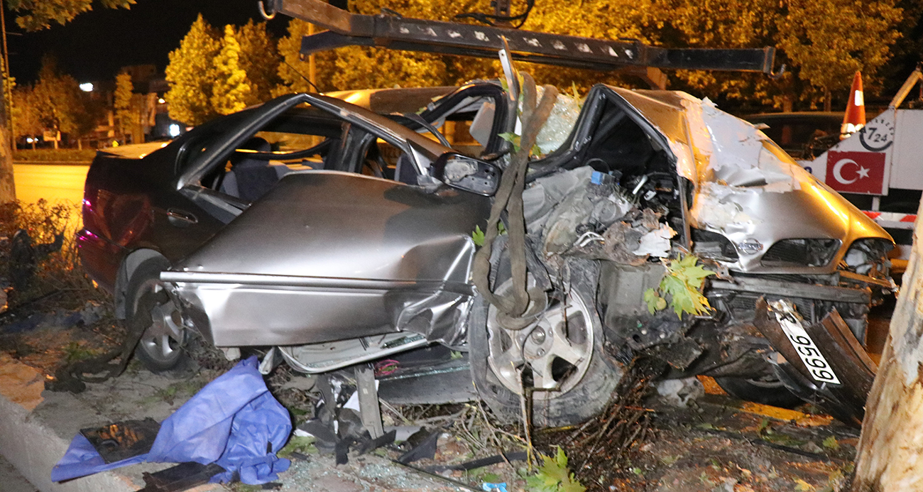 Doğum Günü Partisi Dönüşünde Feci Kaza: Nişanlı Çift Hayatını Kaybetti
