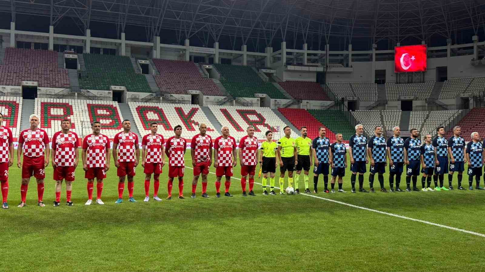 “Gösteri Maçı”nda sahaya çıkan Bakan Bak’tan “Terörsüz Türkiye” vurgusu