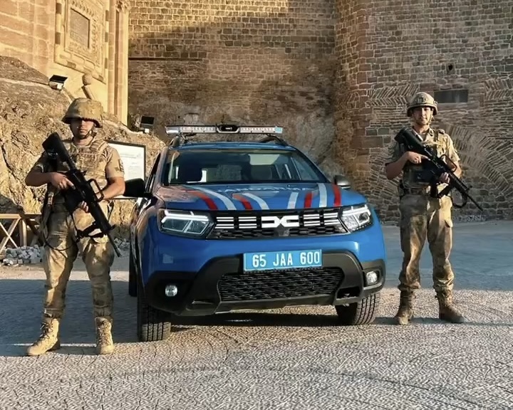 Van’ın Hoşap Kalesi Jandarma Korumasında