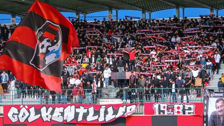 Vanspor Taraftarına Kötü Haber: Vanspor-Esenler Erokspor Maçı Seyircisiz Oynanacak!