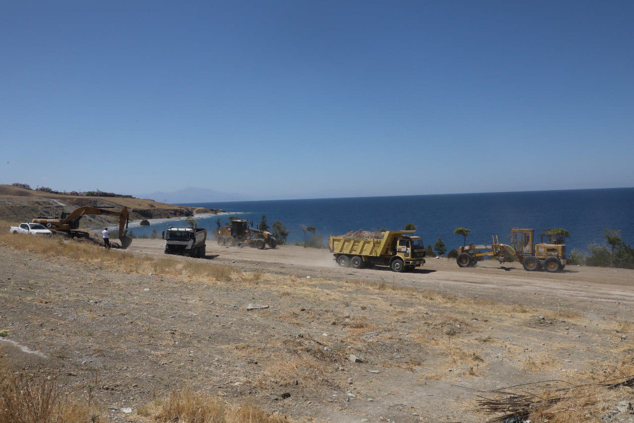 Van’ın Mollakasım Sahiline Yeni Kamelyalar Yapıyor