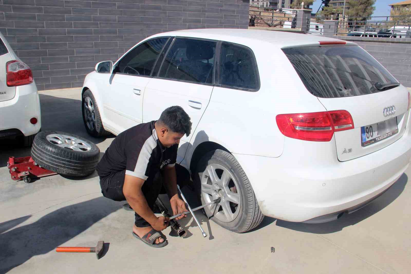 Kadın avukata lastik şoku