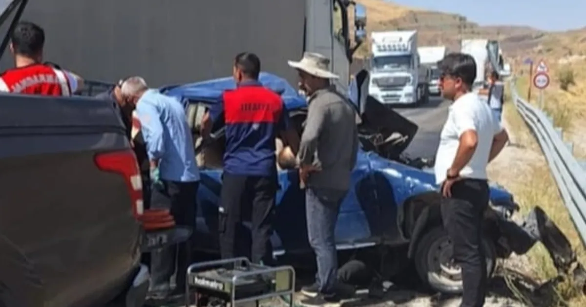 Hakkari-Van karayolunda kaza: 3 ölü, 2 yaralı