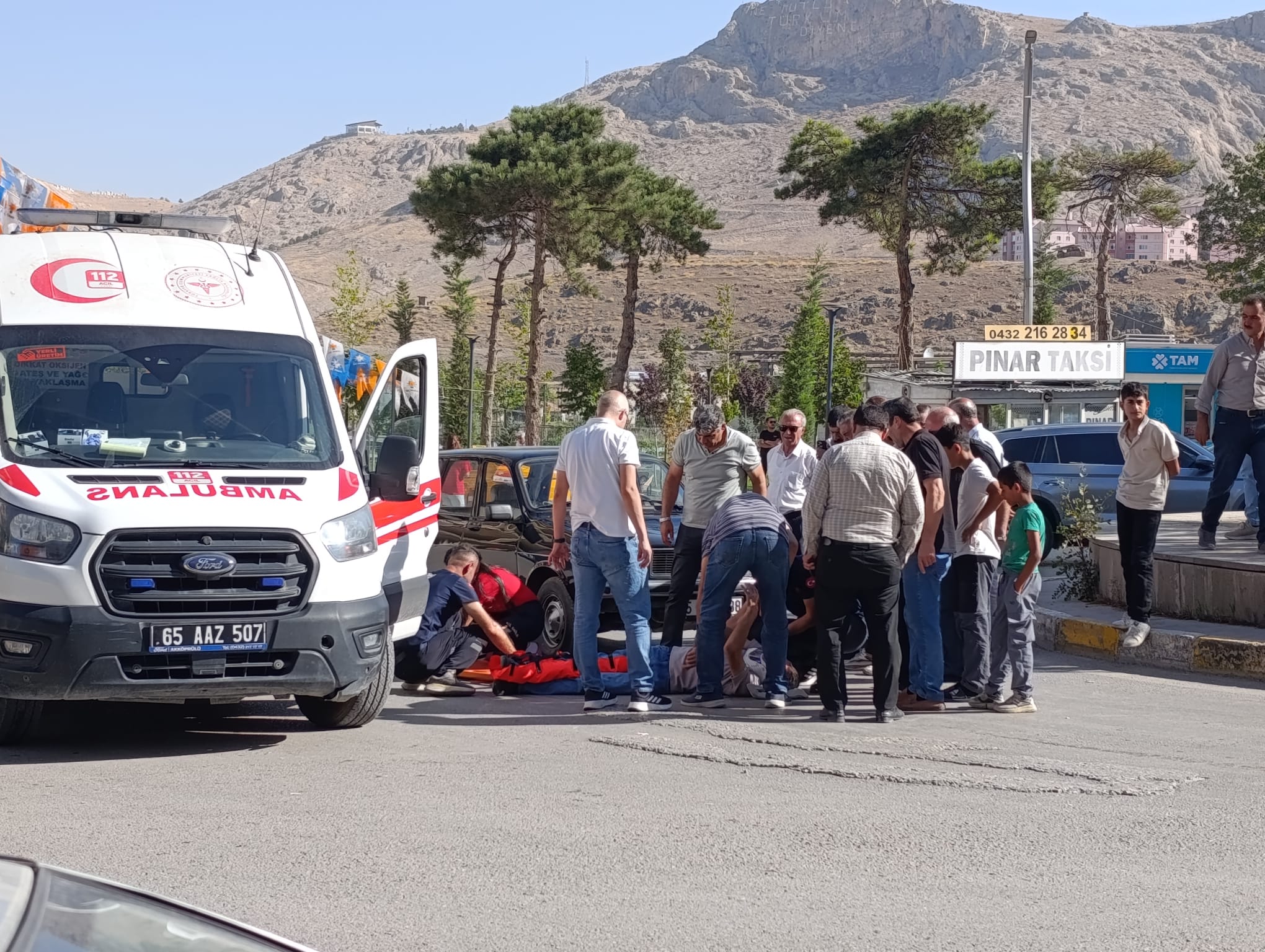 Van’da Otomobil Bisikletliye Çarptı: 1 Kişi Yaralandı