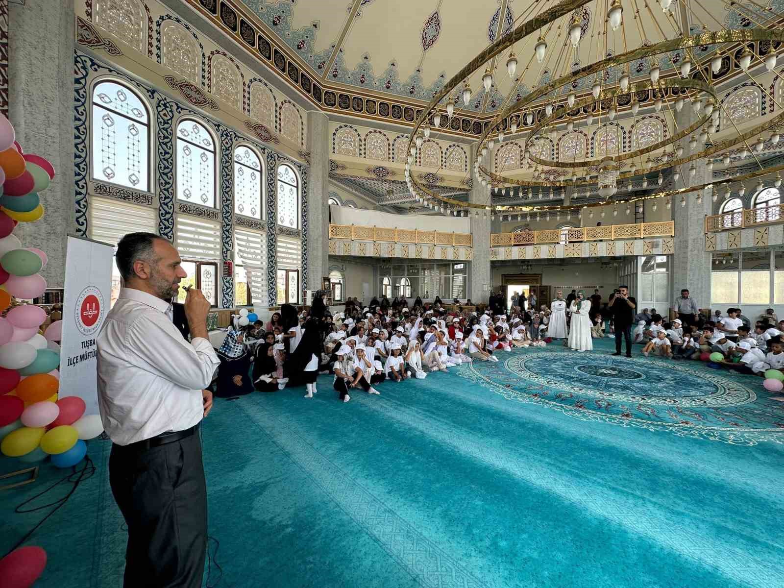 Van Tuşba’da Yaz Kur’an Kurslarına Anlamlı Veda