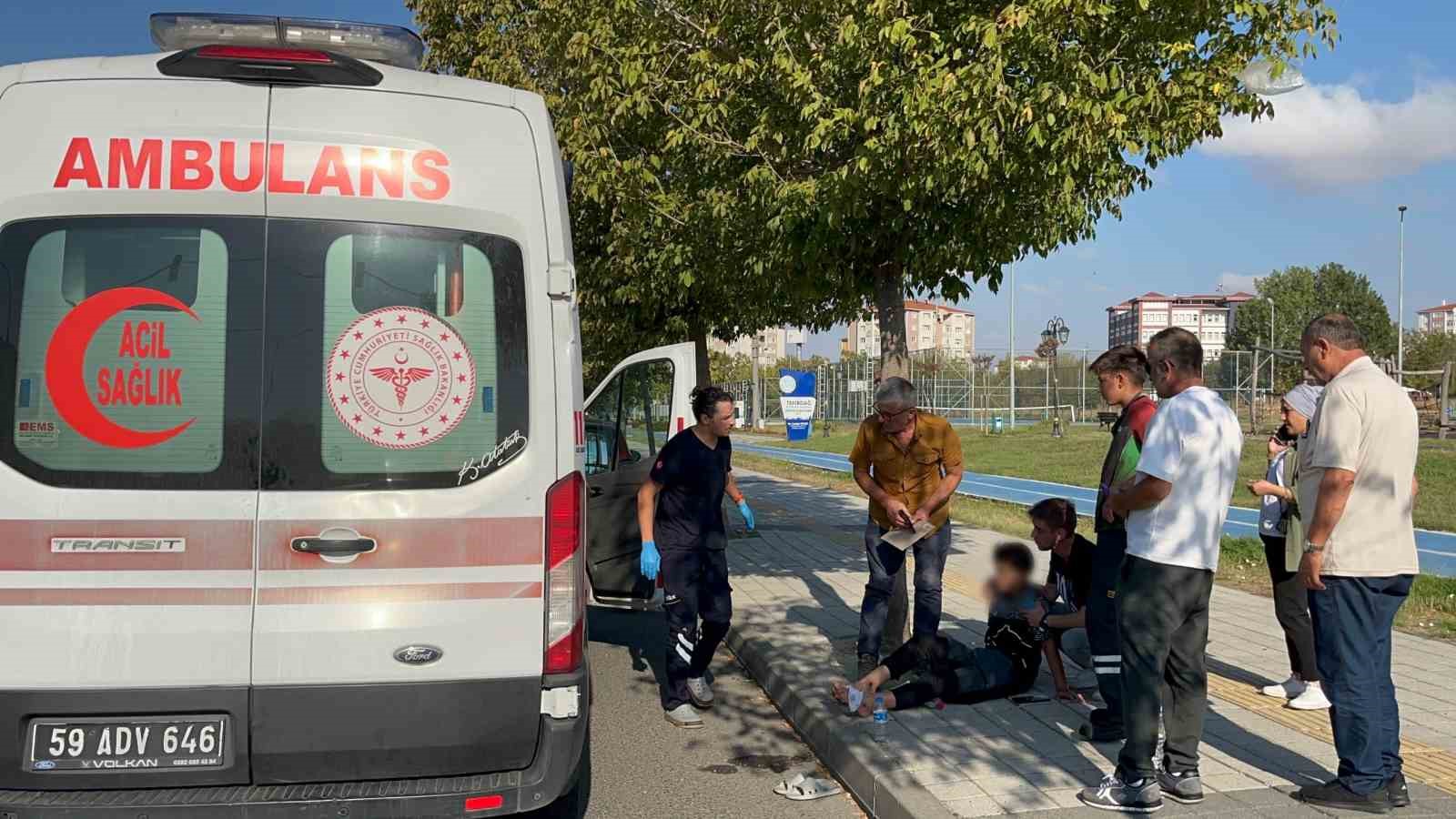 Otomobilin çarptığı çocuk yaralandı