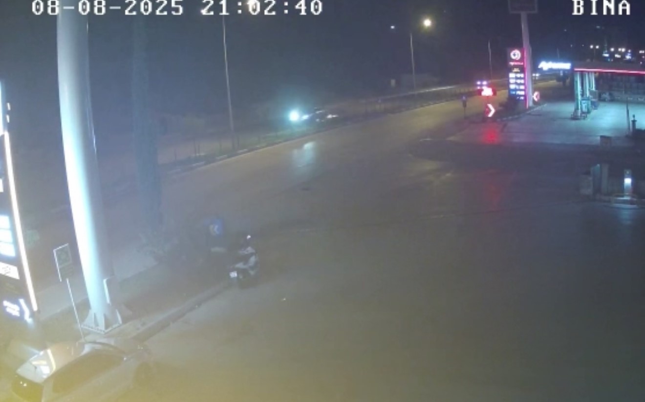 Otomobilin çarptığı motosikletli çift toprağa verildi