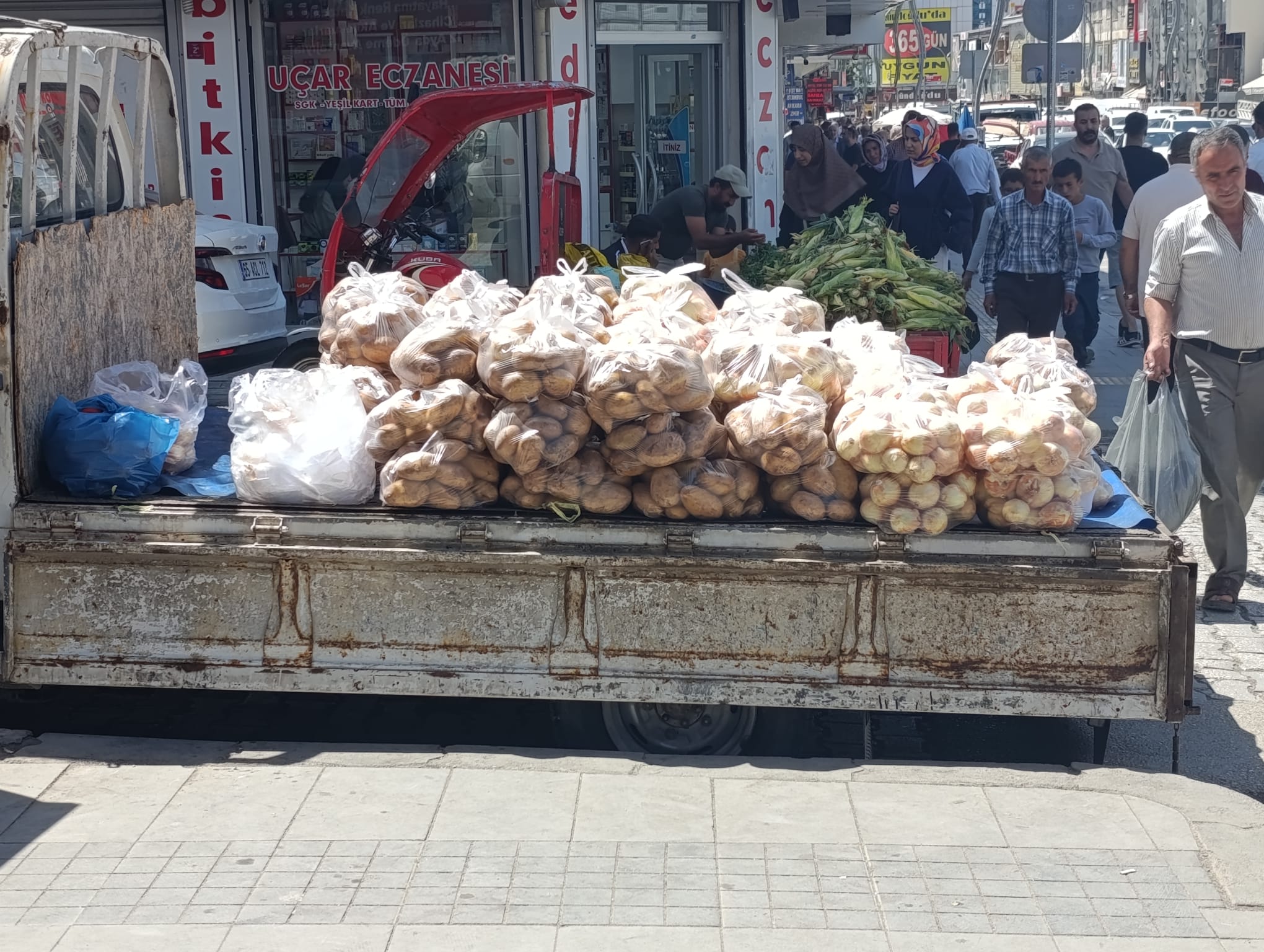 Van’da Patates ve Soğan Artık Torba Değil, Poşetle Satılıyor