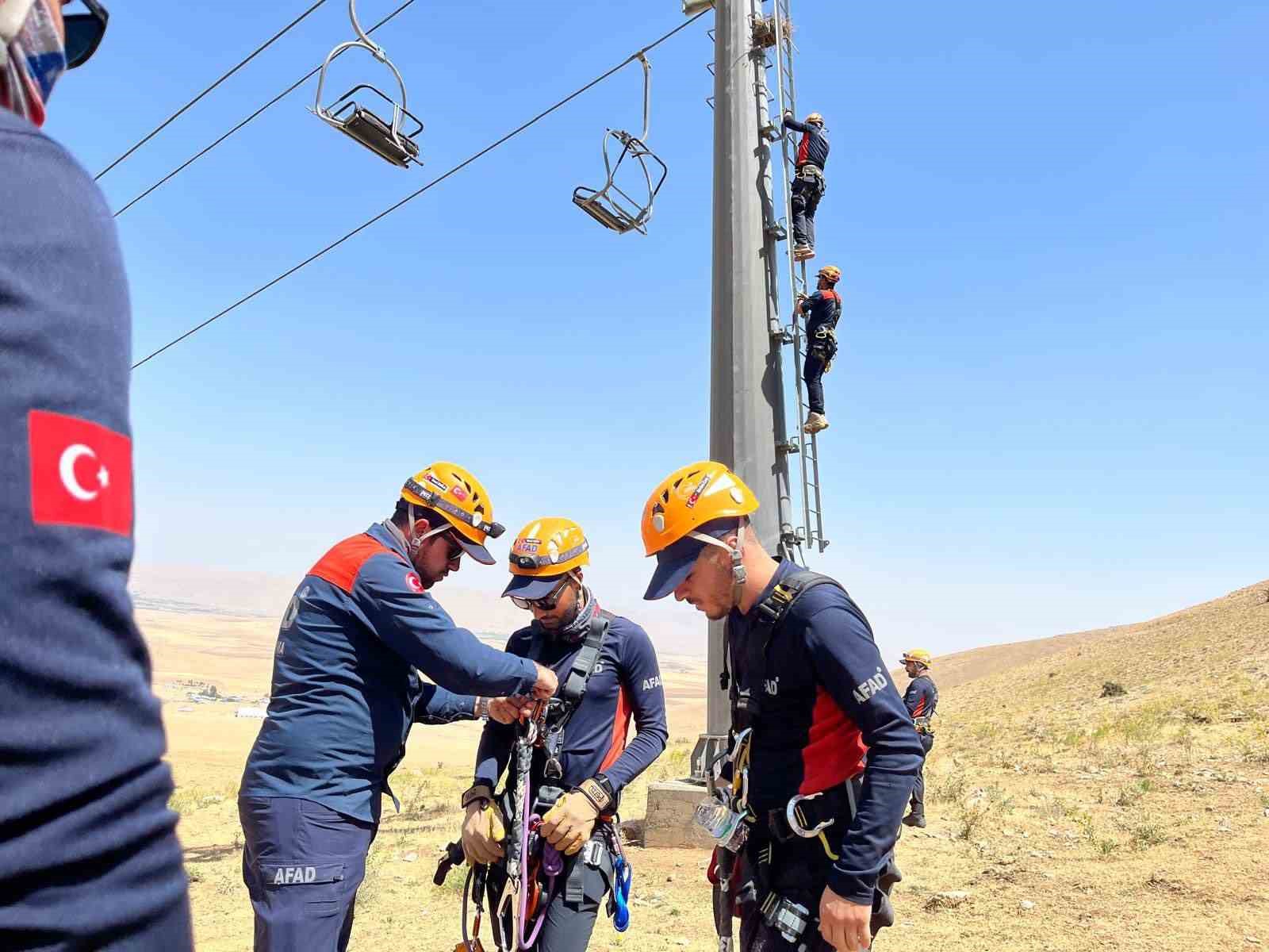 AFAD Ekiplerine Van Abalı Kayak Merkezi’nde Telesiyej Tatbikatı