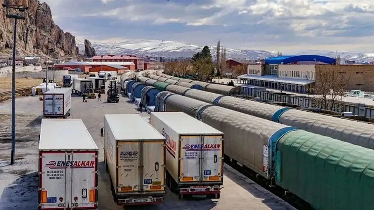 Van Ticarette Komşu İllerin Gerisinde Kaldı