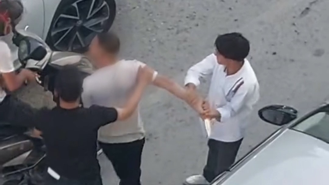 Van’da bıçaklı kavga