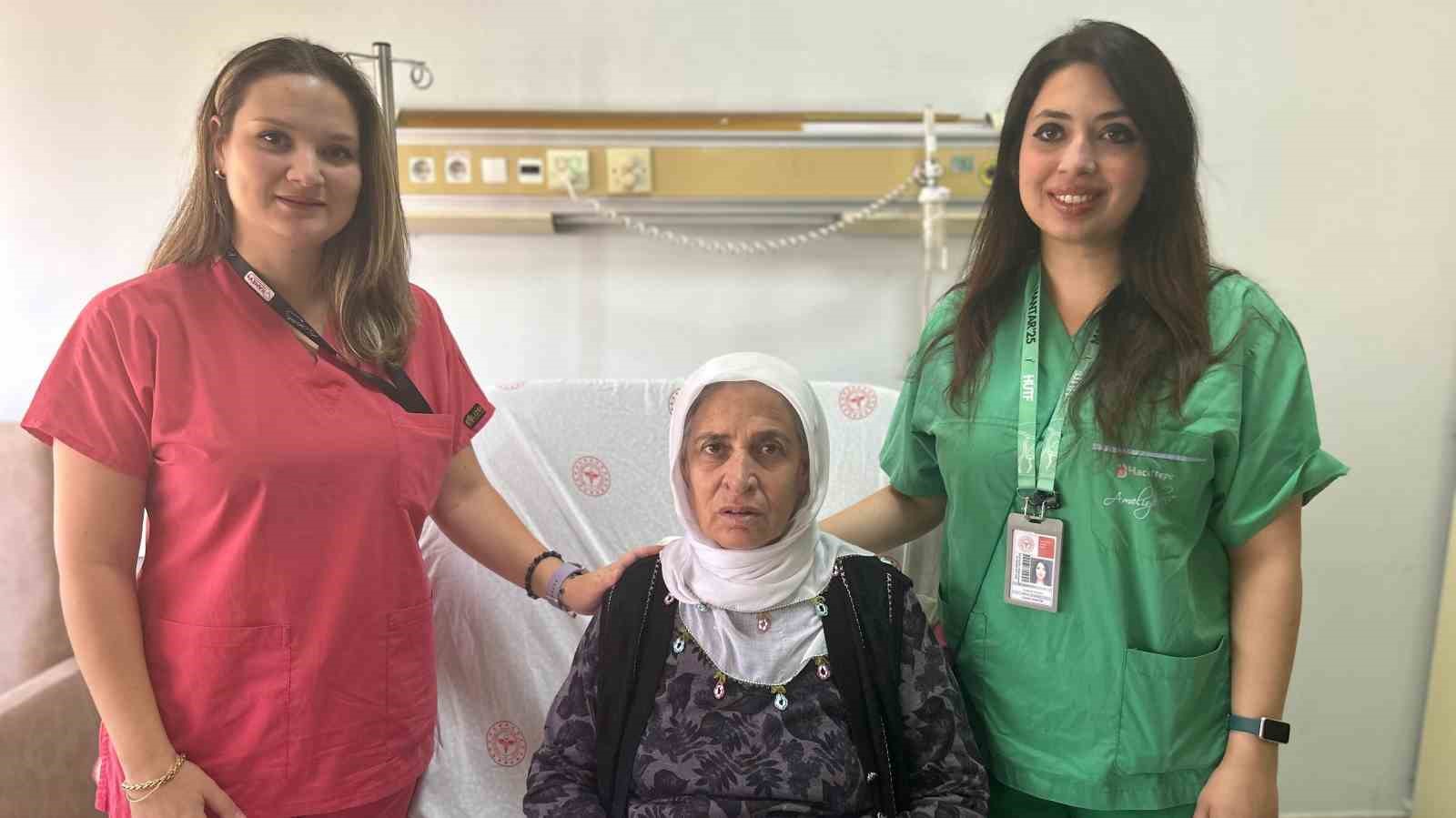 Van’da bir hastanın kalbinin üzerinden 2 kiloluk kitle çıkarıldı