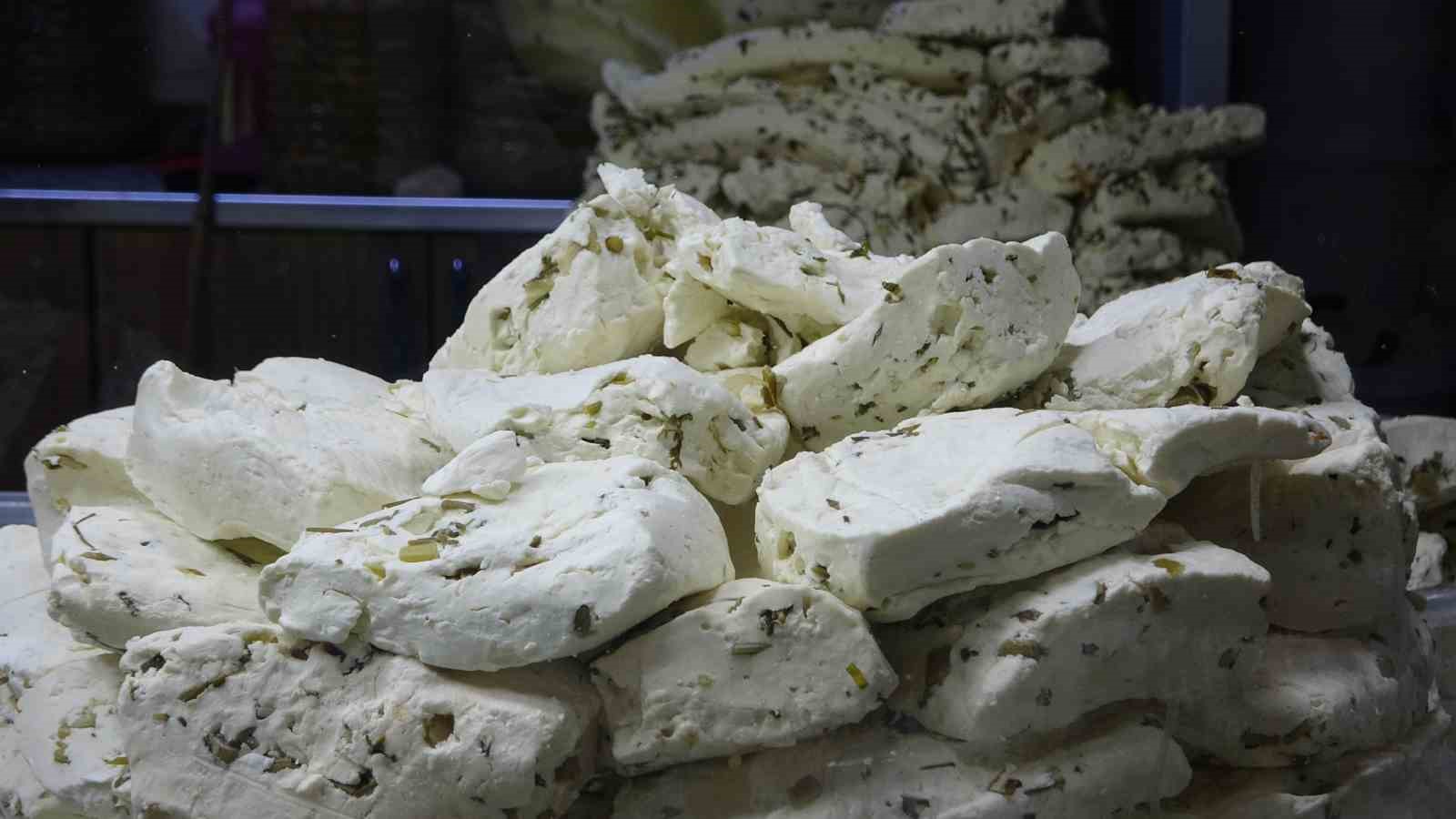 Van’da otlu peynirde tuz oranı dengeleniyor