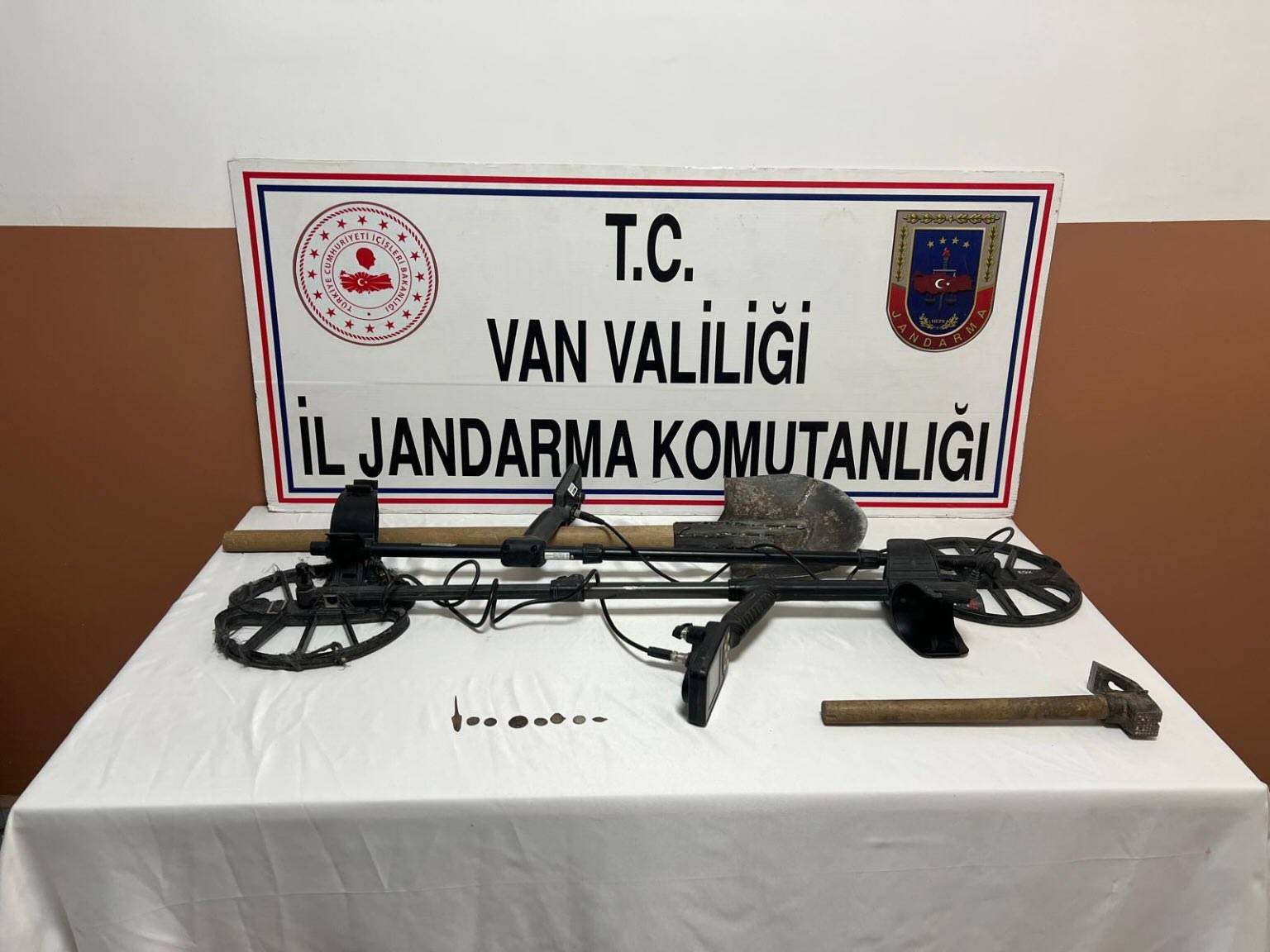 Van’da Tarihi Eser Kaçakçılığına Operasyon: 4 Kişi Yakalandı