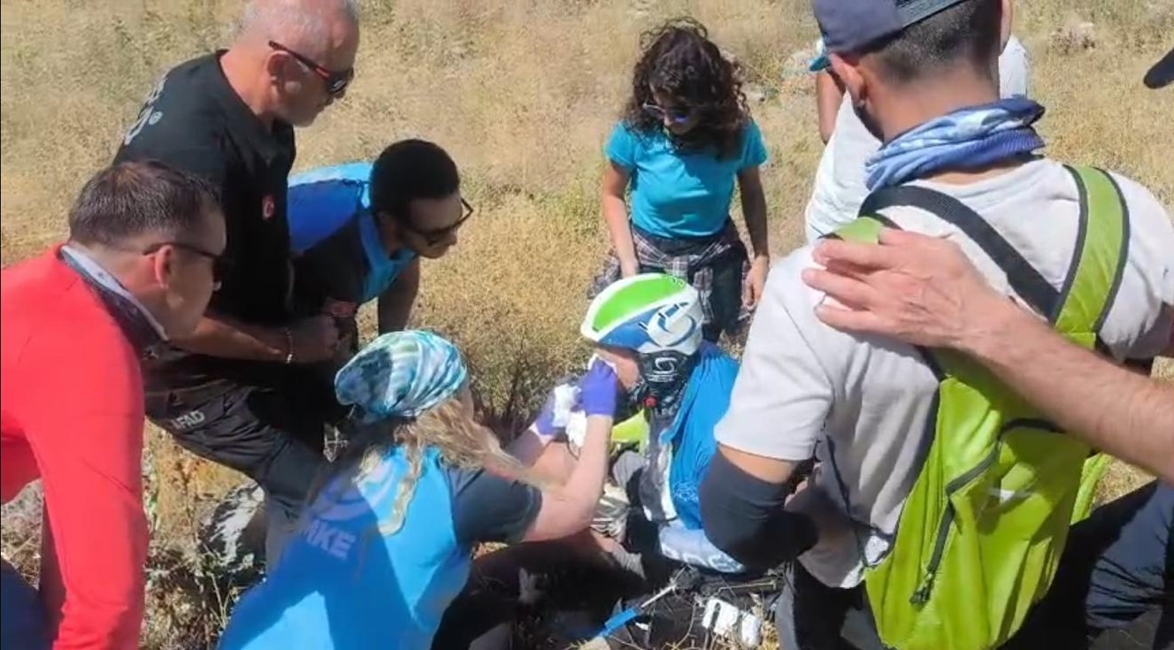 Yamaç paraşütçüsü havalanmaya çalışırken yuvarlanarak yaralandı