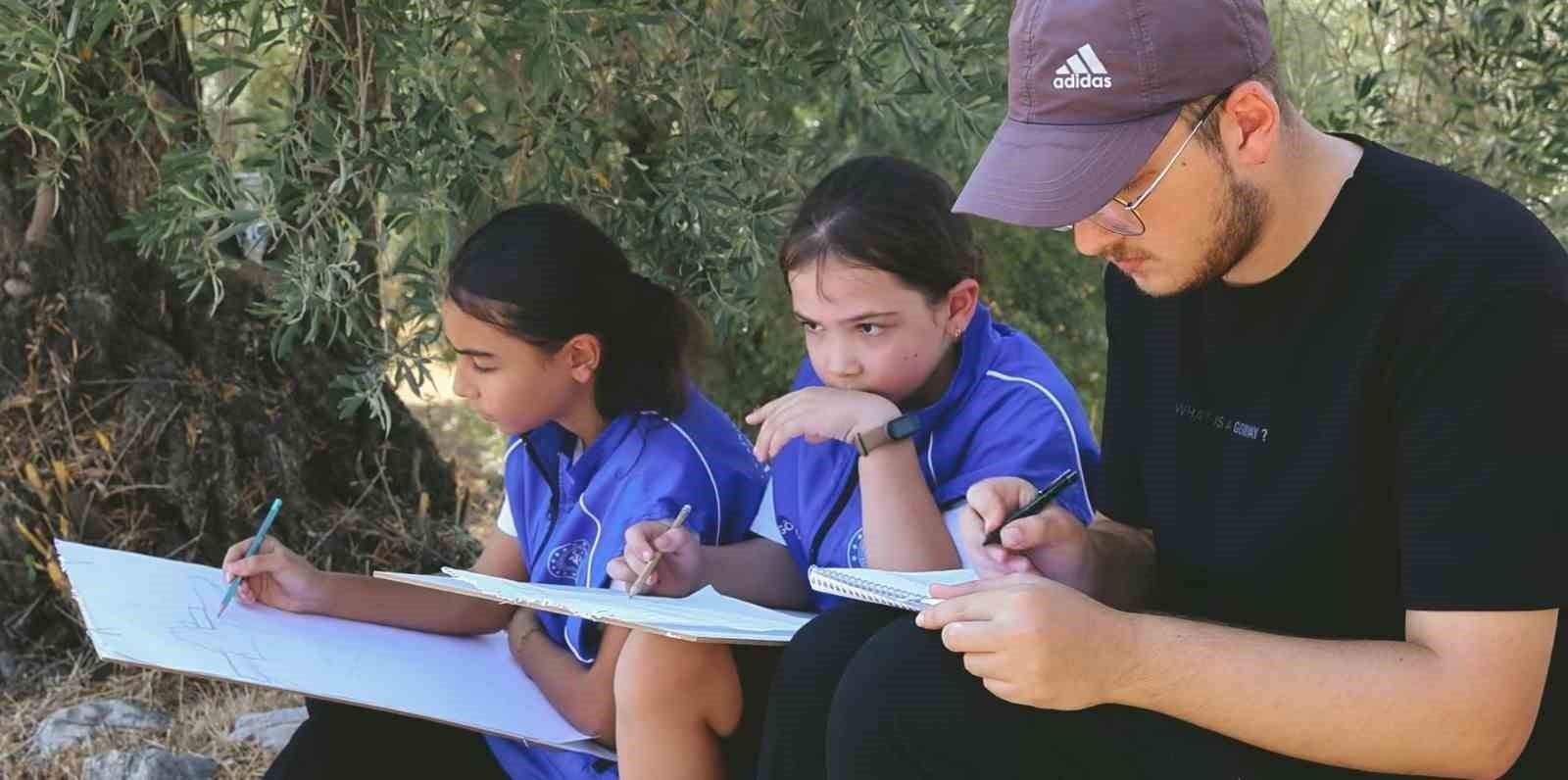 Gençler tarihin izlerini tuvallerine taşıdı