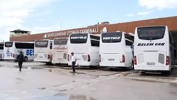Vanlı yolcular rahat nefes aldı: Otobüs biletleri tekrar 2 bin 500 TL’ye düştü