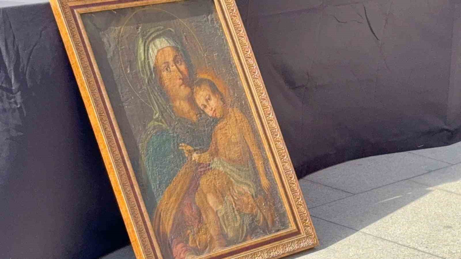 20 yıldır aranan tarihi hat levha İstanbul’da ele geçirildi