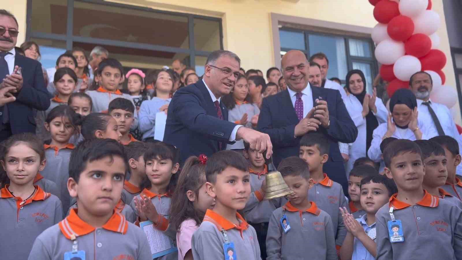 Van’da 275 bin 363 öğrenci ders başı yaptı