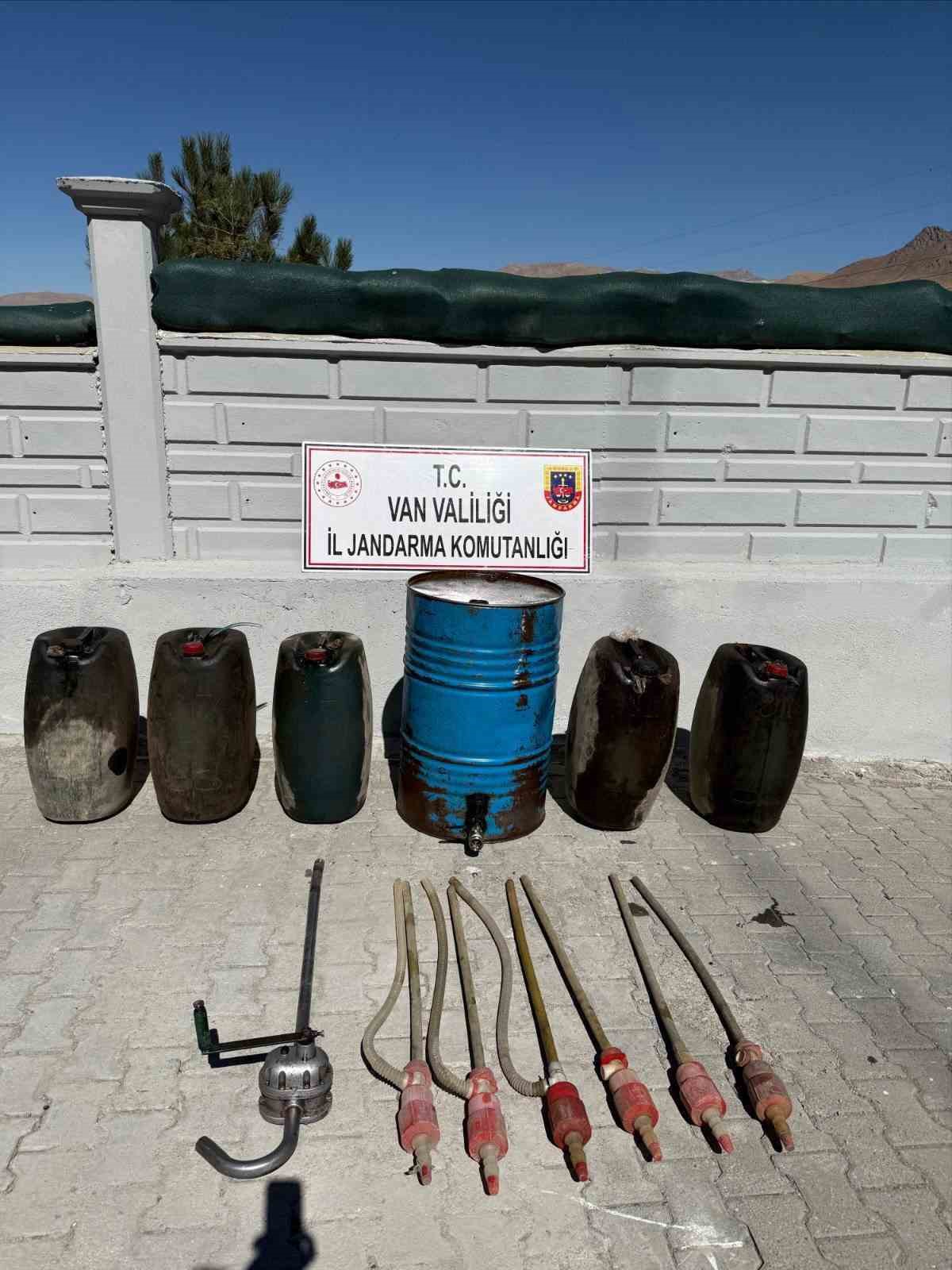 Van’da Kaçak Akaryakıt Operasyonu: 319 Litre Ele Geçirildi