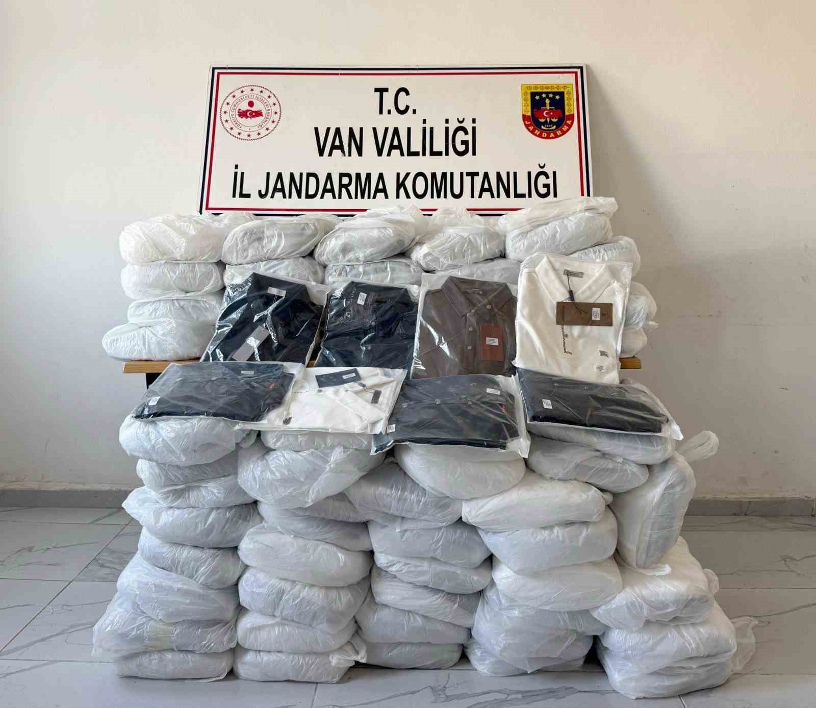 Van’ın Başkale ilçesinde gümrük kaçağı malzemeler ele geçirildi