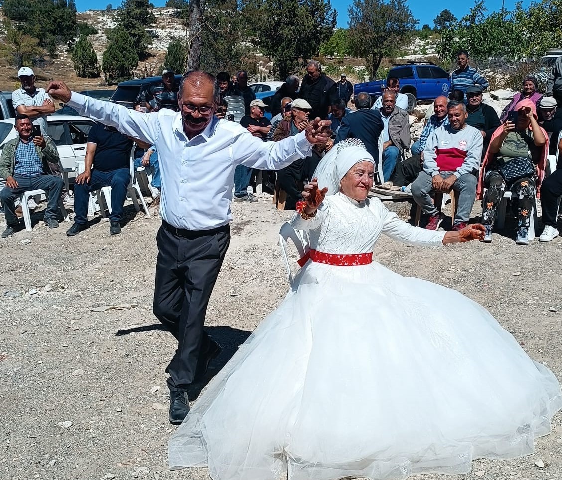 40 yıl sonra düğün yaptılar