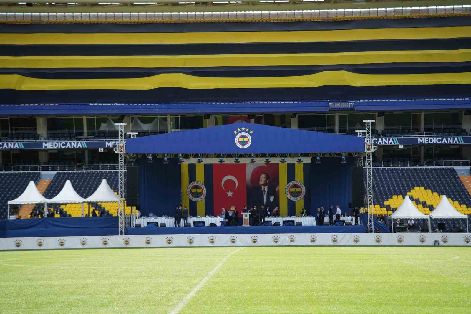 Fenerbahçe’de olağanüstü seçimli genel kurul toplantısı başladı