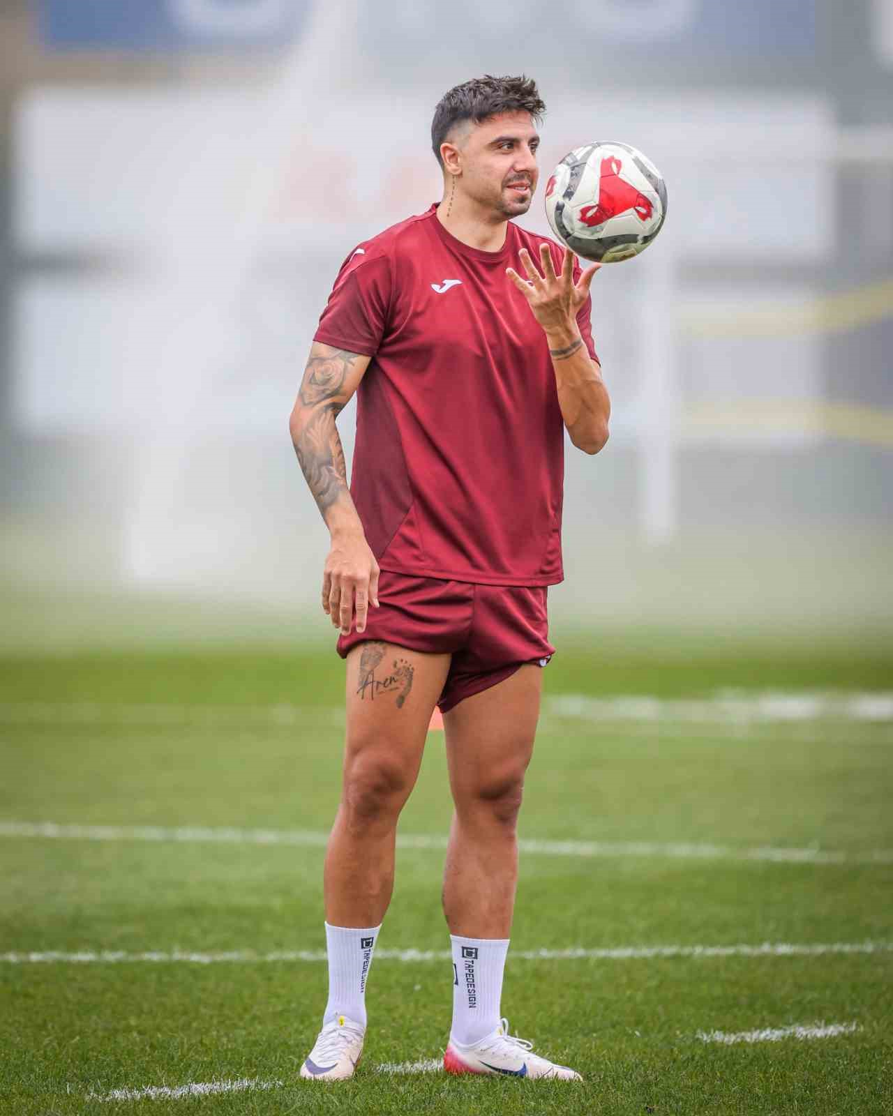 Trabzonspor’un yeni transferi Ernest Muçi ilk antrenmanına çıktı