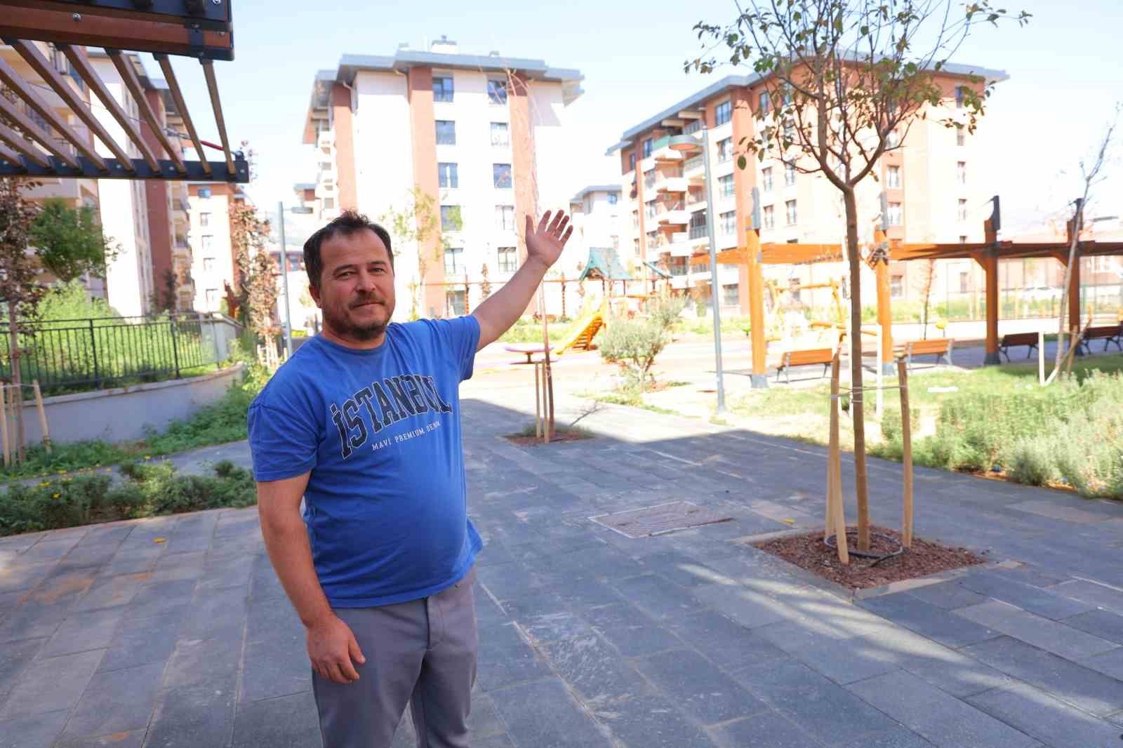 Depremin simgesi Ebrar Sitesi’nde yeni hayat başladı: 678 konut ve 99 iş yeri tamamlandı