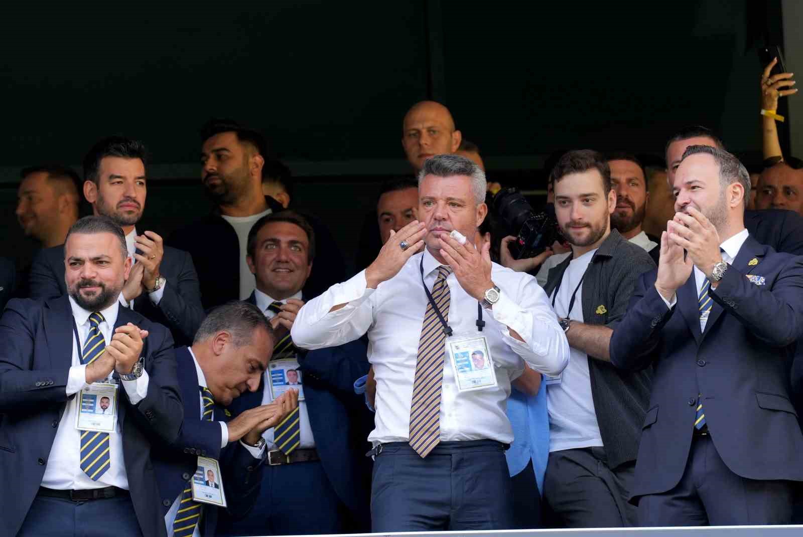 Sadettin Saran’a yoğun ilgi