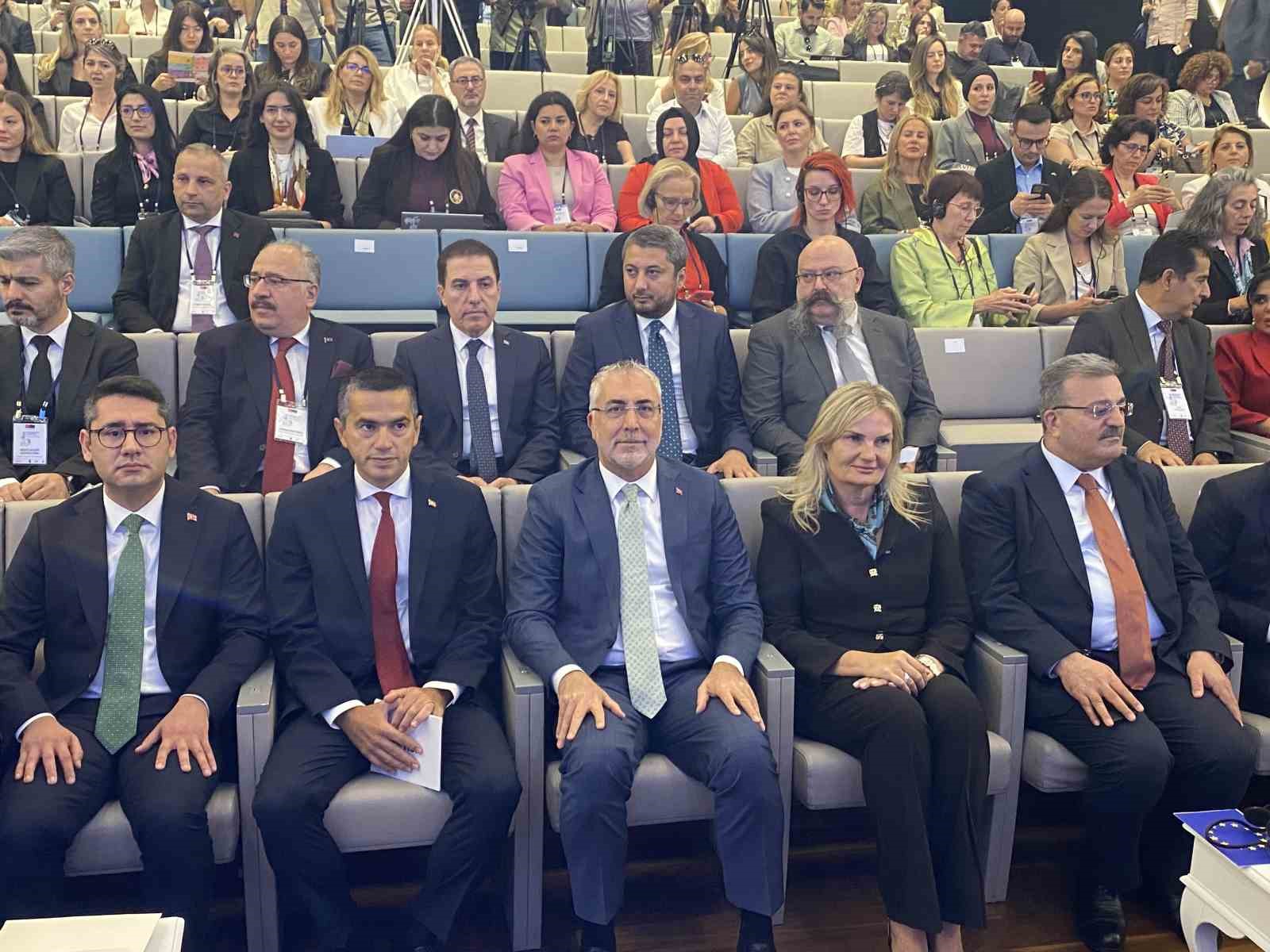 Bakan Işıkhan: 