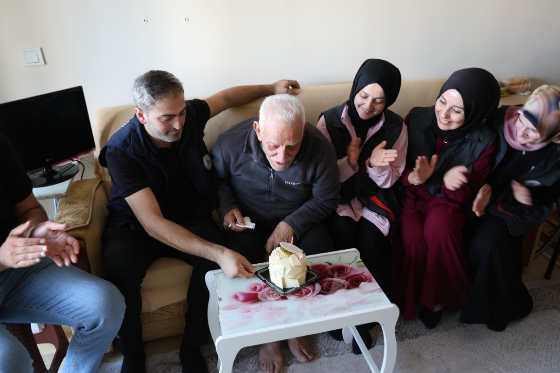Doğum gününde en büyük hediye, hissettiği aile sıcaklığı oldu