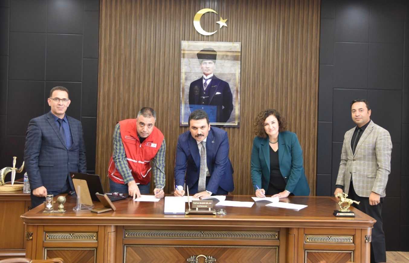 Van’da ihtiyaç sahibi ailelere sıcak yemek hizmeti